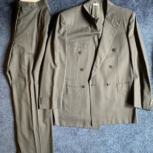 1990 Brioni men’s two piece suit.